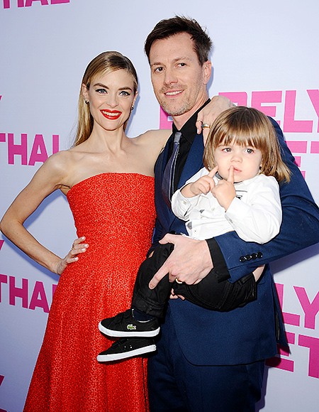 Джейми Кинг разводится c Кайлом Ньюманом после 12 лет брака Джейми Кинг разводится c Кайлом Ньюманом после 12 лет брака Звезды,Красная дорожка