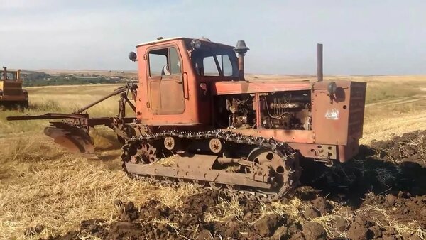 Один из самых сильных тракторов СССР, трактор Т4 Один из самых сильных тракторов СССР, трактор Т4