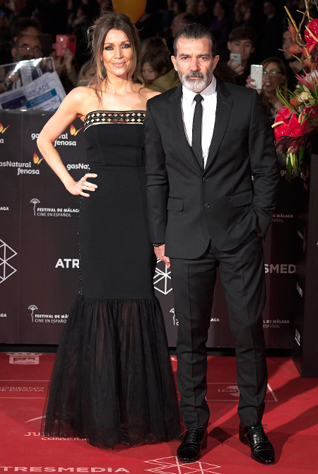 Антонио Бандерас рассказал, что пандемия разлучила его с возлюбленной Николь Кемпел Антонио Бандерас рассказал, что пандемия разлучила его с возлюбленной Николь Кемпел Звезды,Звездные пары