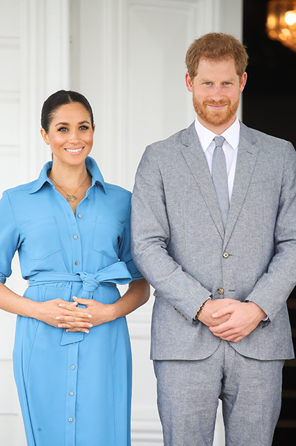 Принц Гарри показал, как они с Меган Маркл переоборудовали гостиную своего дома Монархии