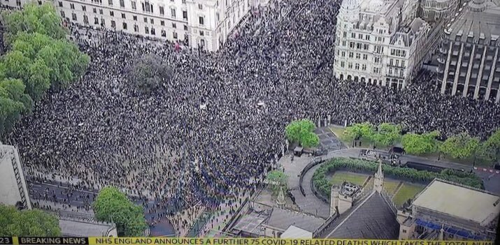 Расист Черчилль и атака британской легкой кавалерии Расист Черчилль и атака британской легкой кавалерии