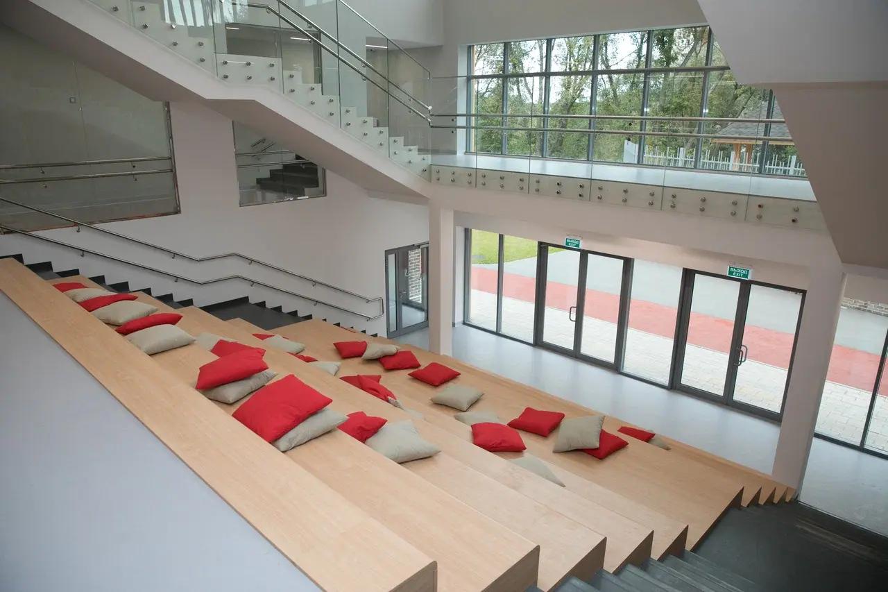 Коридор школы