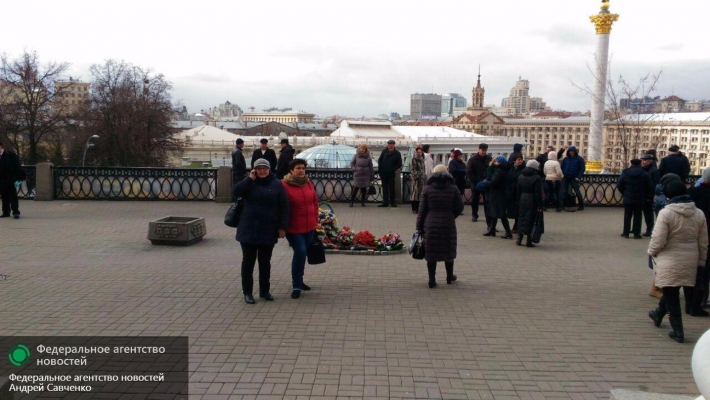 Могилы «героев небесной сотни» расползаются по Киеву, мешая пешеходам