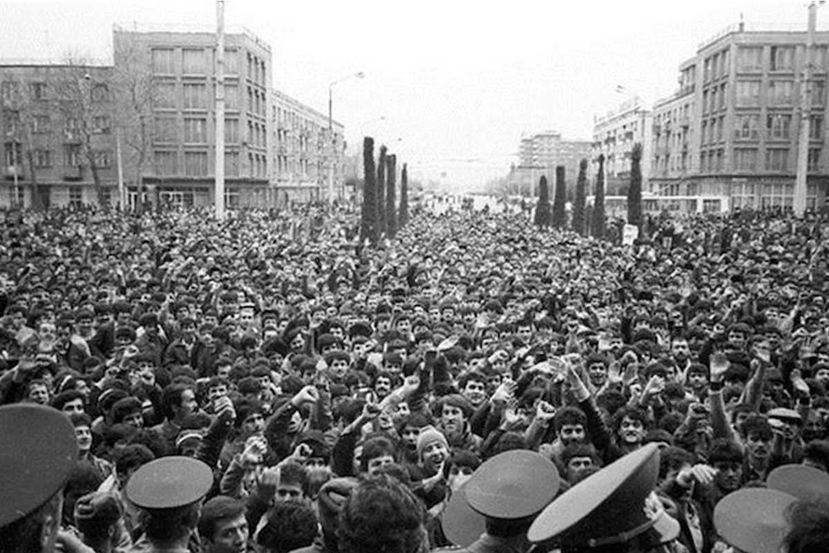 События в душанбе. Массовые беспорядки в Душанбе (1990). Массовые беспорядки в Душанбе 1990 года.