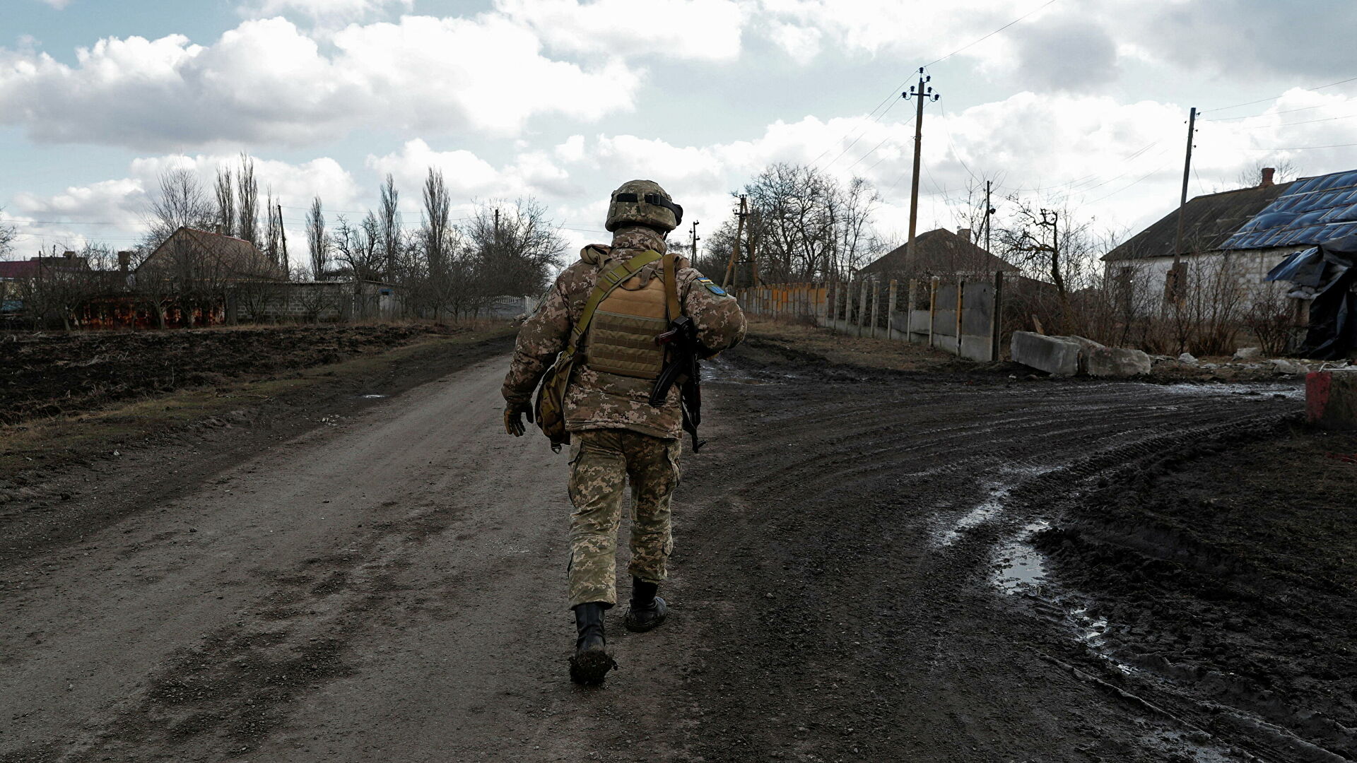 Украинские военнослужащие на линии соприкосновения в Донецкой области - РИА Новости, 1920, 20.02.2022
