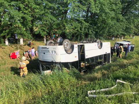 На Кубани после ДТП с рейсовым автобус в больницу попали 14 человек