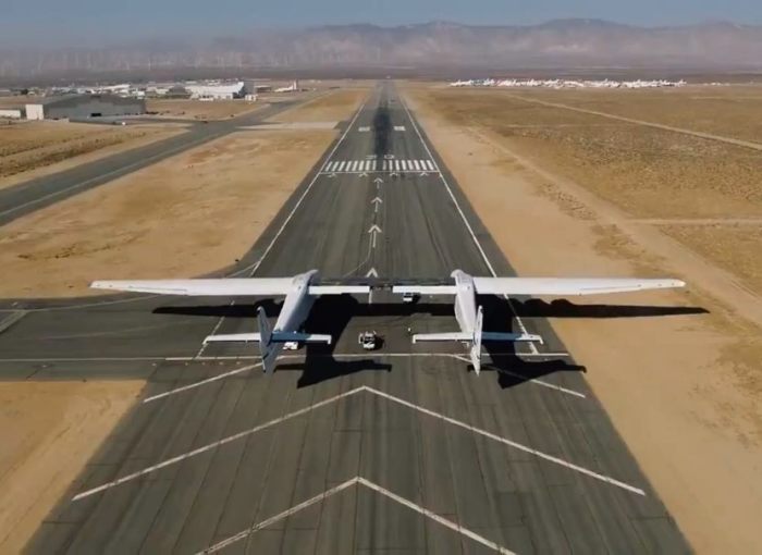Самый большой самолет мира ещё и самый быстрый