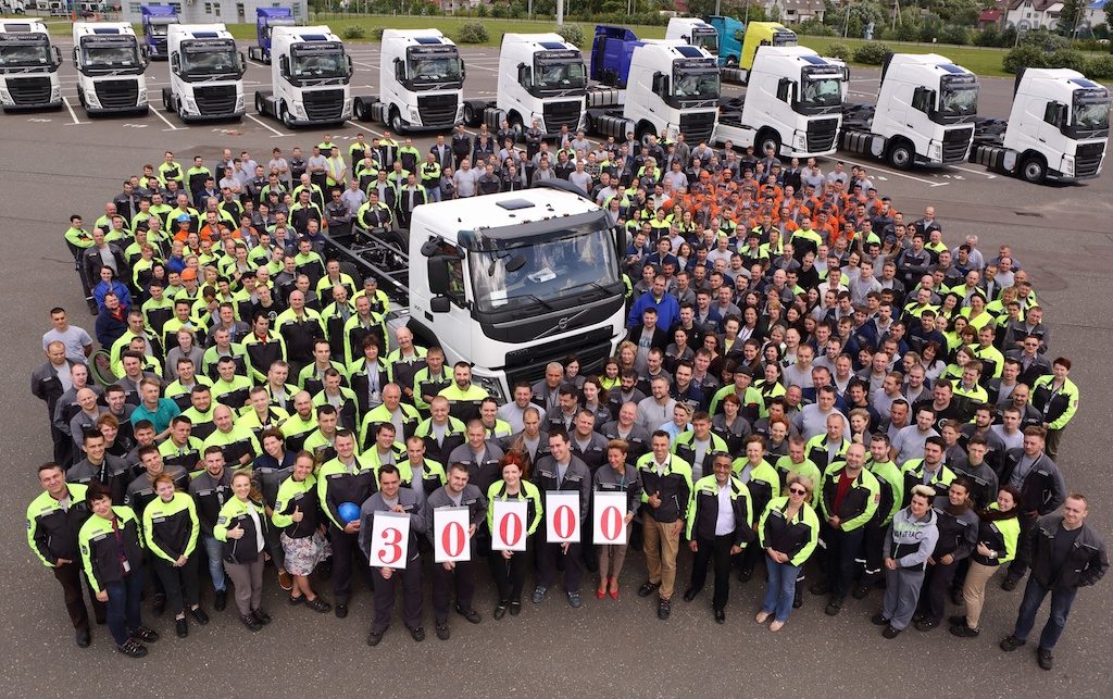 Грузовой автомобиль Volvo №30000 произведен на заводе компании в Калуге автомобили,вольво,завод,новости