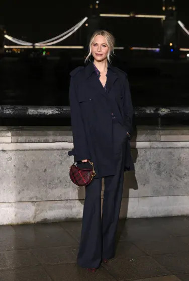 Рози Хантингтон-Уайтли и сын Виктории Бекхэм на подиуме, Джейсон Стэтхем и Кейт Мосс в зале на показе Burberry Лондоне, стали, также, Images, вручения, голливудские, многие, которой, гостями, BAFTA, наград, церемония, ЛоуПоппи, Миддлтон, состоялась, ХилтонАйрис, ЧангРанее, КеоганАлекса, ДелевиньБарри, звёзды