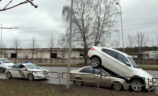Угон BMW X6 с погоней, стрельбой и неожиданным финалом Угон BMW X6 с погоней, стрельбой и неожиданным финалом Угон BMW X6 с погоней, стрельбой и неожиданным финалом