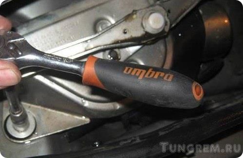 Замена трапеции и мотора стеклоочистителя на Lada Kalina