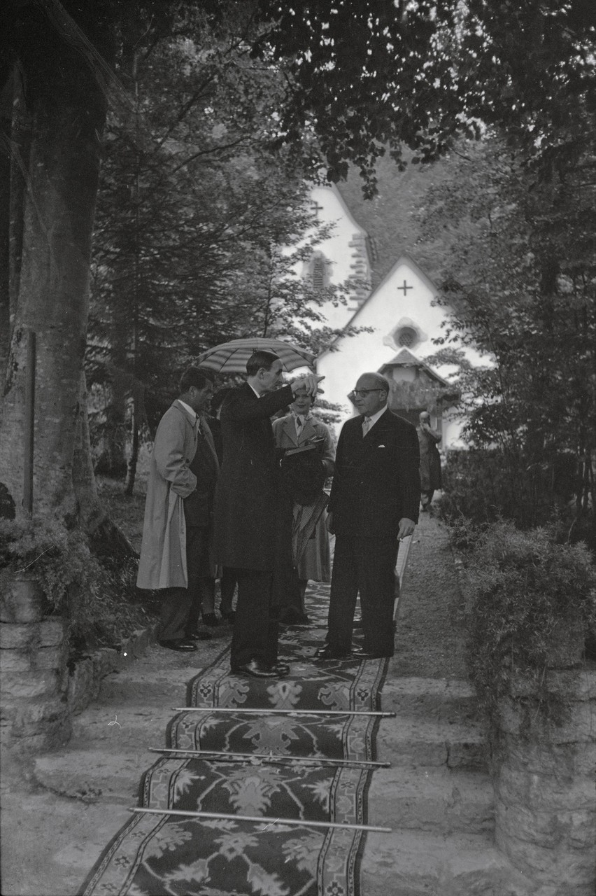 Hochzeit von Audrey Hepburn mit Mel Ferrer in der Kapelle auf dem Bürgenstock