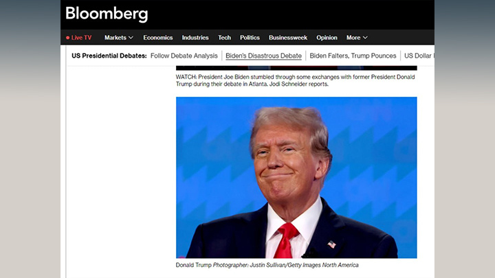 Скрин агентства Bloomberg. Трамп всем видом показывал, что имеет дело с глупцом.