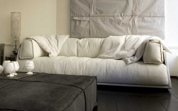 Как определить качество дивана - мягкое наполнение пухом