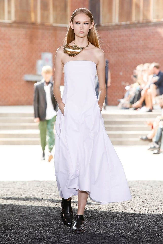 Косынки из кожи, которые все будут носить весной, — на показе 3.1 Phillip Lim Косынки из кожи, которые все будут носить весной, — на показе 3.1 Phillip Lim лучшее,мода,модные советы,Наряды