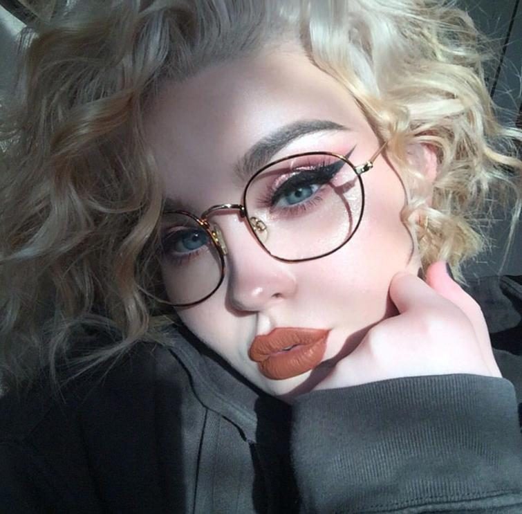 Ах, какие куколки! Так и хочется потрепать их за щёчки 