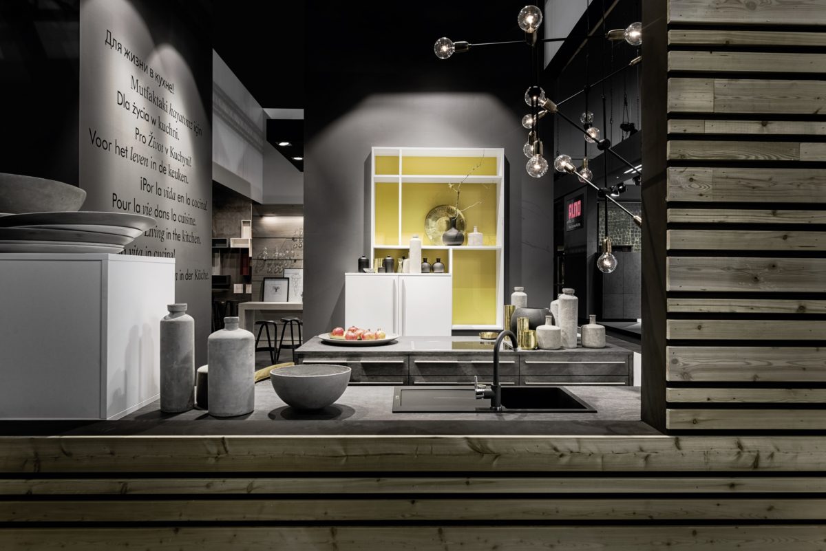  в  цветах:   Бежевый, Светло-серый, Серый, Темно-коричневый, Черный.  в  .