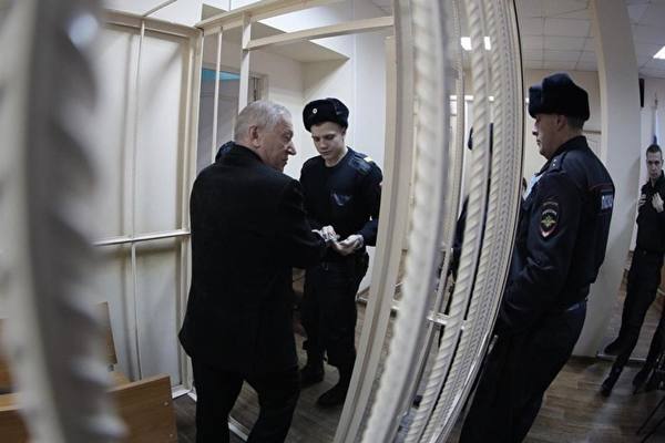 Экс-мэра Челябинска Евгения Тефтелева ждет новый суд