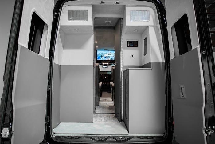 Пуленепробиваемый Mercedes Sprinter стоимостью 550 000 долларов