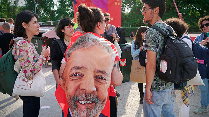 ВСТРЕЧА В ДЖИДДЕ СТАЛА СЕКРЕТНОЙ: БРАЗИЛИЯ СТАНЦЕВАЛА САМБУ НА КОСТЯХ США