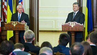 Президент Украины Пётр Порошенко и госсекретарь США Рекс Тиллерсон во время совместной пресс-конференции в Киеве. 9 июля 2017