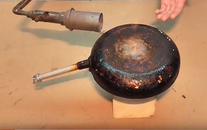 «Народный» способ удаления нагара со сковороды без применения «химии» «Народный» способ удаления нагара со сковороды без применения «химии» сделай сам,советы