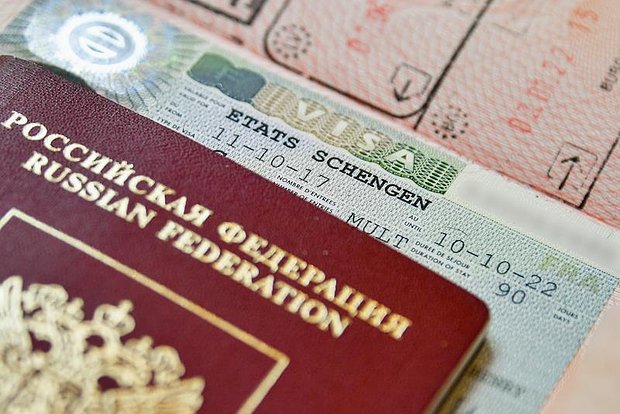Популярная у туристов европейская страна усложняет получение шенгена для россиян