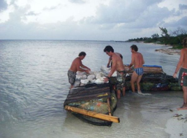 Искусственный остров из пластиковых бутылок Искусственный остров из пластиковых бутылок сделай сам