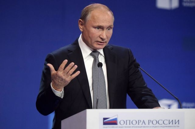 Путин поручил продлить мораторий на плановые проверки для малого бизнеса
