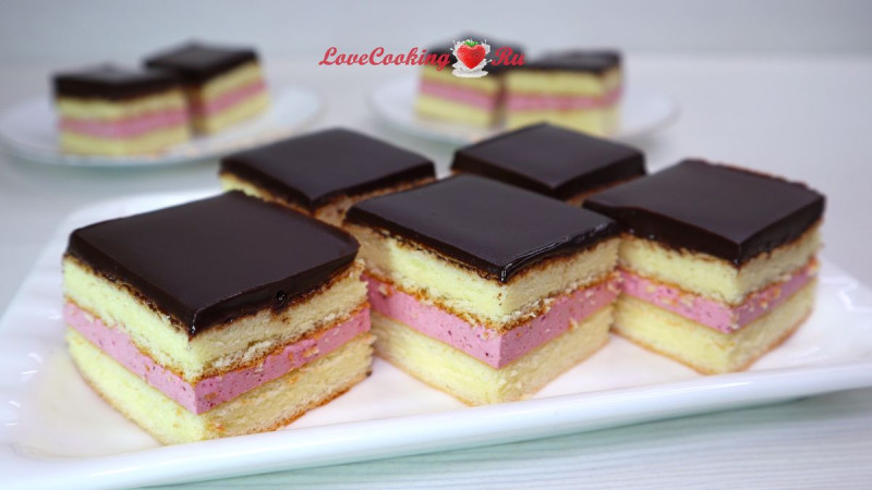 Бисквитные пирожные «Вишнёвый маршмеллоу»