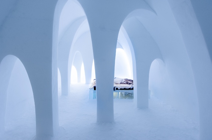 IceHotel - отель с ледяными номерами.
