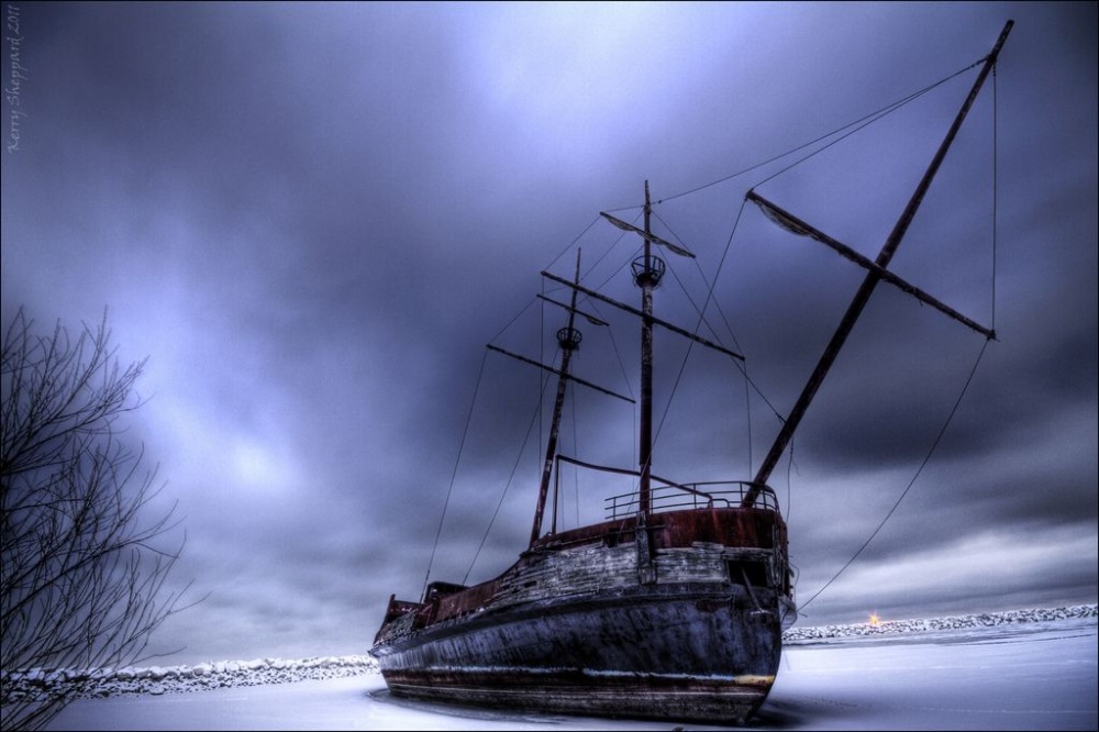 20-ships-which-were-forgotten-by-humans-artnaz-com-14