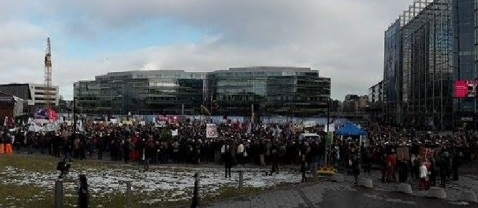 Тысячи студентов в Хельсинки протестуют против урезания стипендии