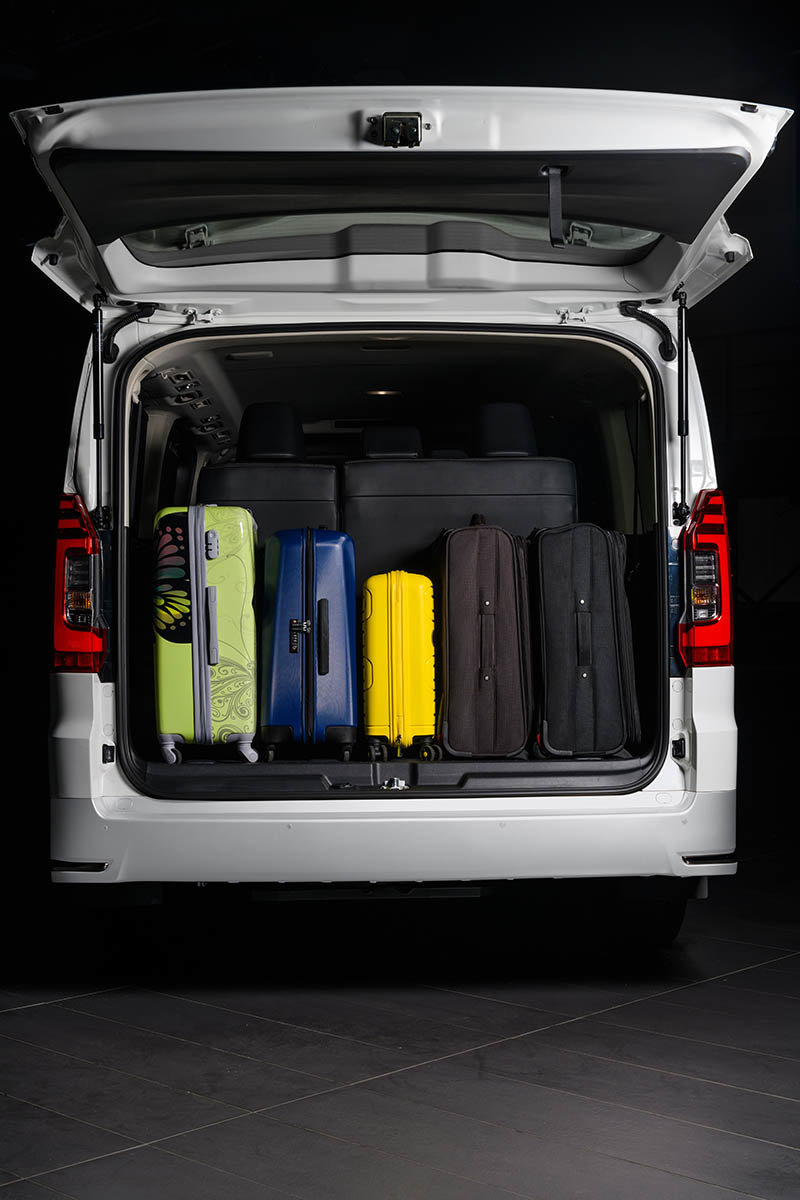 В России начали продавать люксовую версию новой Toyota Hiace В России начали продавать люксовую версию новой Toyota Hiace авто и мото,автоновости,НОВОСТИ