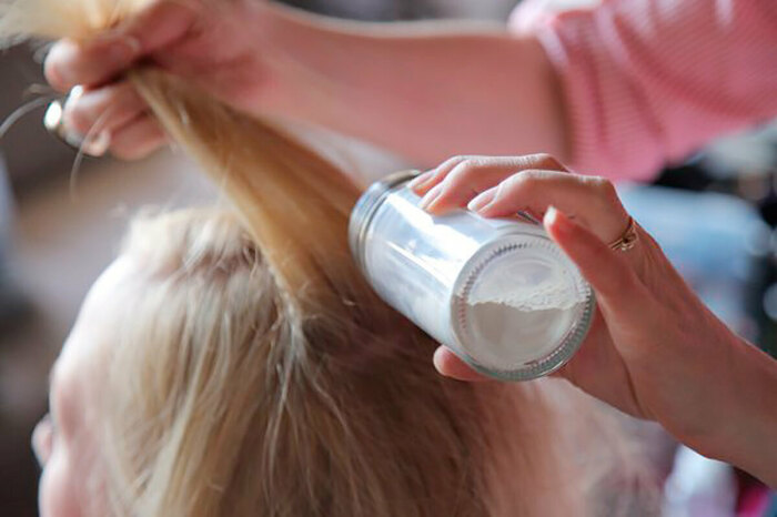 Волосы посыпанные мукой чище /Фото:seminar-beauty.ru