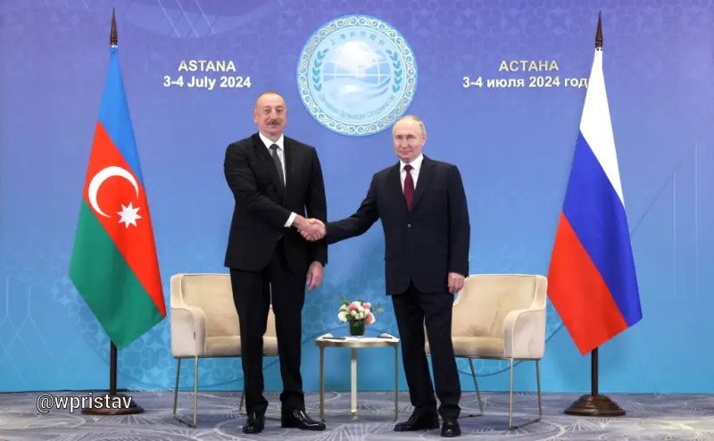На саммите ШОС президенты РФ и Азербайджана обсудили строительство альтернативы
