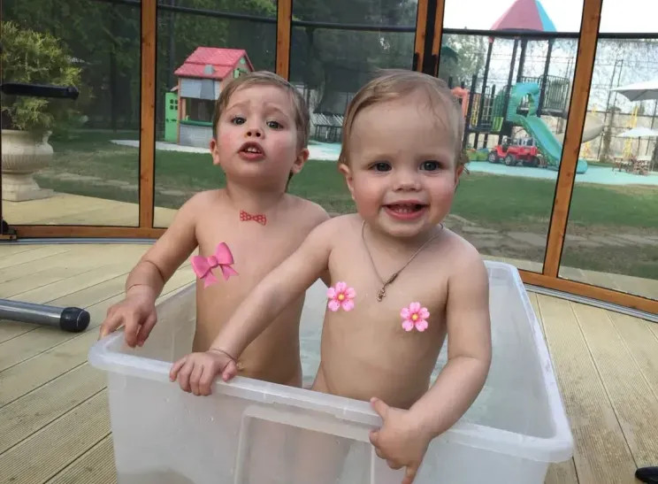 Елена Перминова показала архивные фото с дочерью от миллиардера в честь её 12-летия Перминова, дочерьюЕлена, рождения, братом, Елена, дочери, Елены, очень, Александр, после, Лебедев, который, Ариша, дочерьюАринаЕлена, растёт, детьмиЕлена, родила, Тарасом, миллиардеромМои, бойфрендом