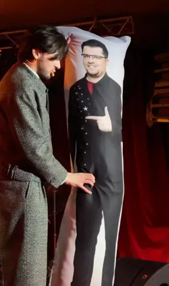 Гости из Comedy Club и торт в виде собаки: Катерина Ковальчук устроила вечеринку-сюрприз для мужа Гарика Харламова в честь его 45-летия Харламов, Гарика, Катерина, КовальчукГарик, рождения, Ковальчук, Гарик, именинника, юморист, Кравец, Марина, женат, Асмус, которой, ягодка, опять, Дорохов, устроила, ХарламовГарик, КовальчукСёстры