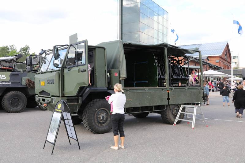 Сделано в Финляндии: Sisu собирается на войну Сделано в Финляндии: Sisu собирается на войну оружие