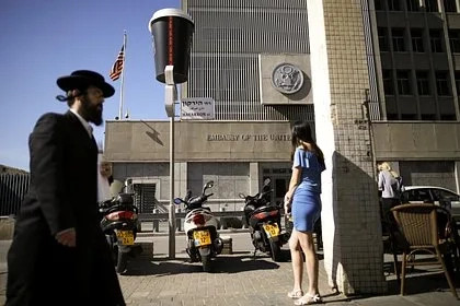 Стало известно о повреждении посольства США в Тель-Авиве из-за обстрелов