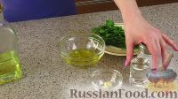 Фото приготовления рецепта: Пампушки с зеленью и чесноком, к борщу - шаг №2