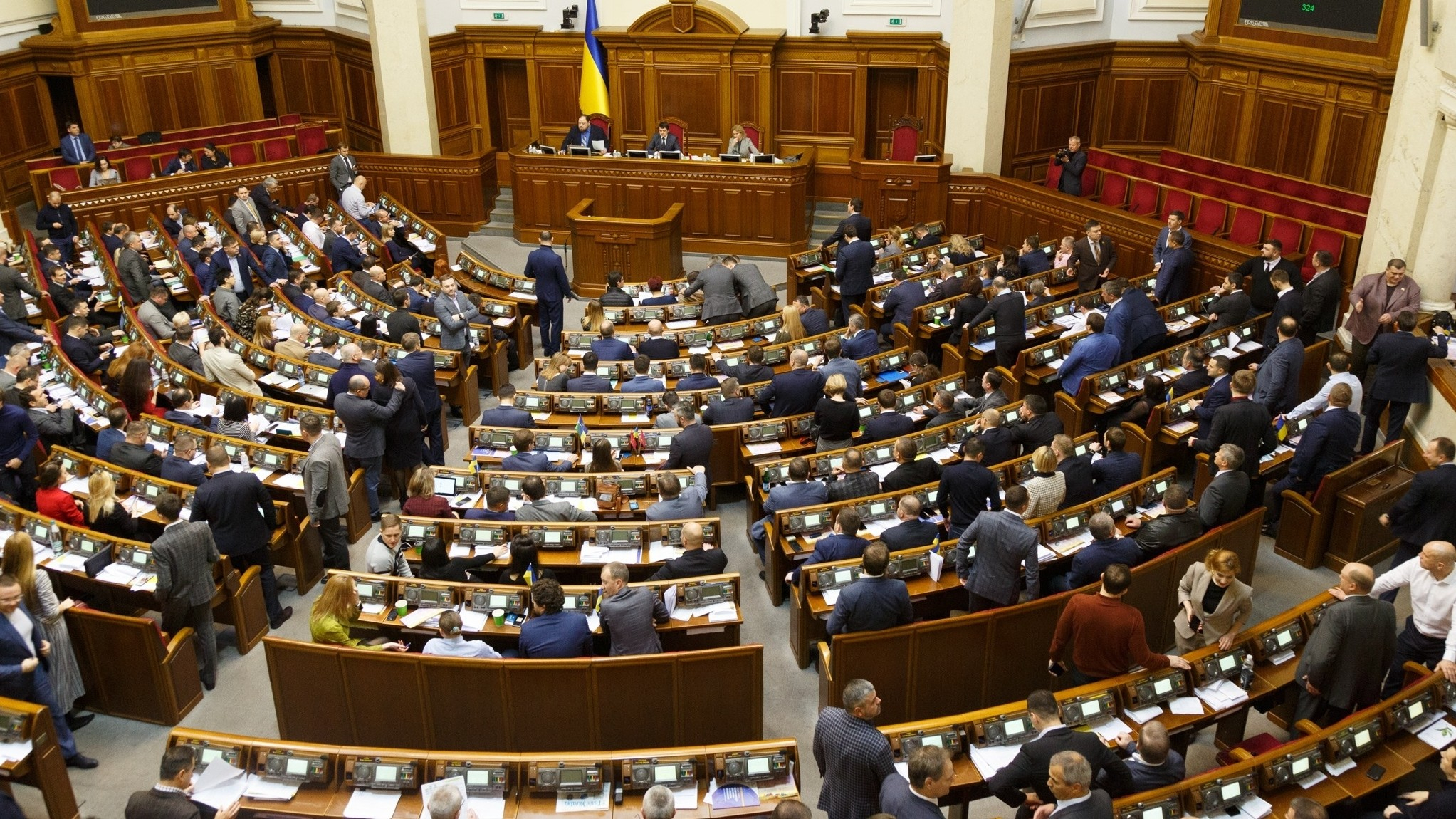 На Украине депутат устроил скандал со сторонником Порошенко