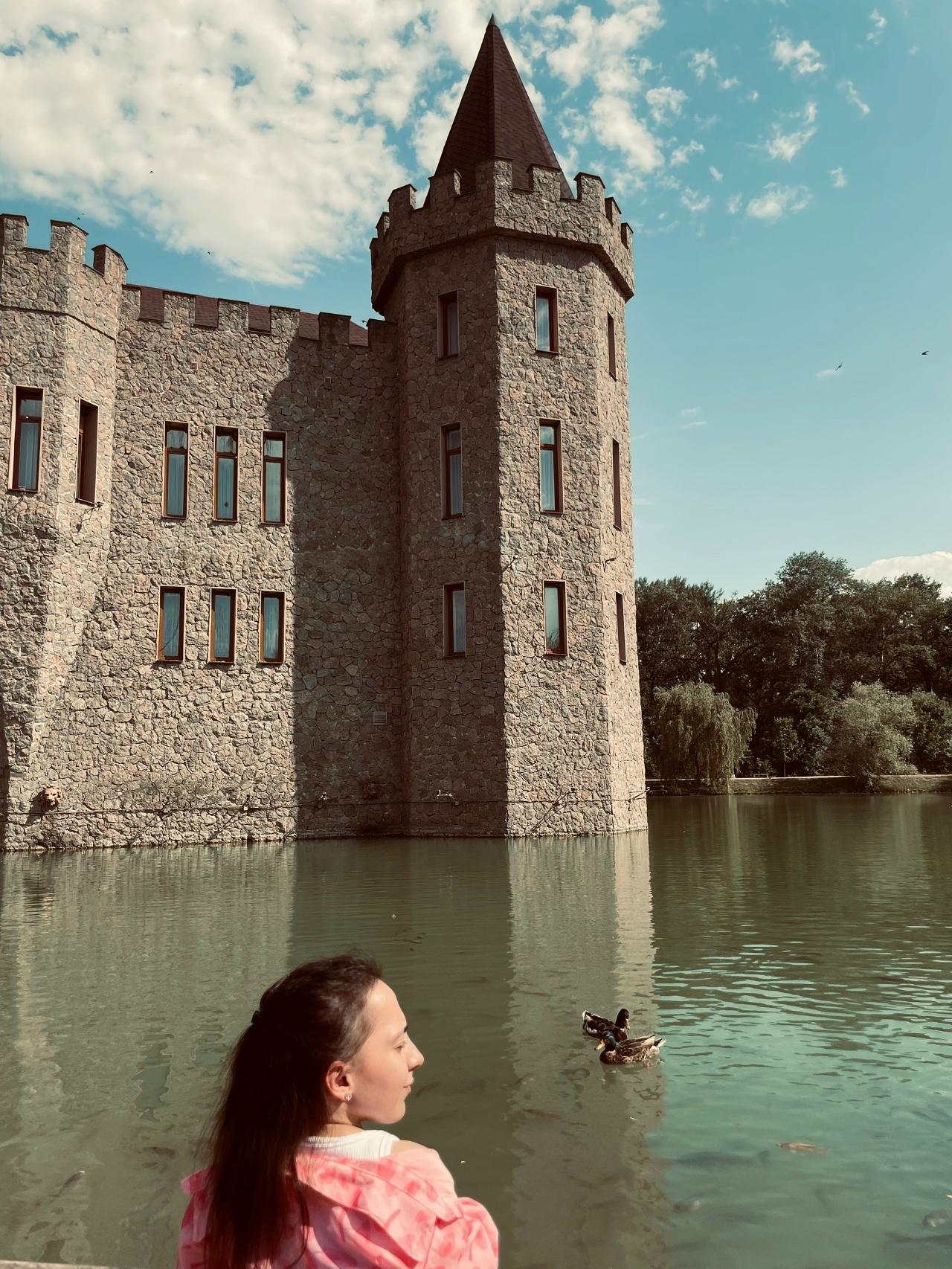 Поступила в вуз, но лишилась дома: как сейчас живет самая маленькая девочка России Полина, Скорик, окончила, школу, Полине, девочка, школы, маленькой, семье, менеджмента, актрисой, стороны, время, приходилось, России, роста, девочке, сразу, приходится, пришлось