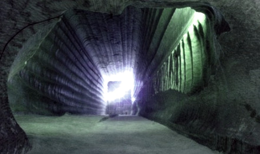 Подземные тоннели под всеми континентами и океанами Земли