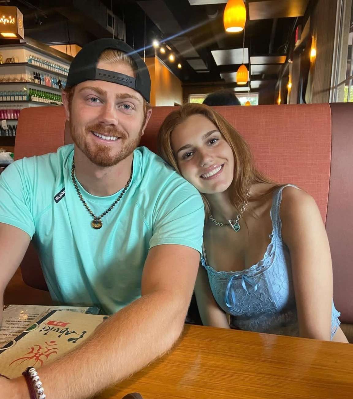 Третий в любовном треугольнике: что стало с возлюбленным Кэролин Бессетт после её гибели