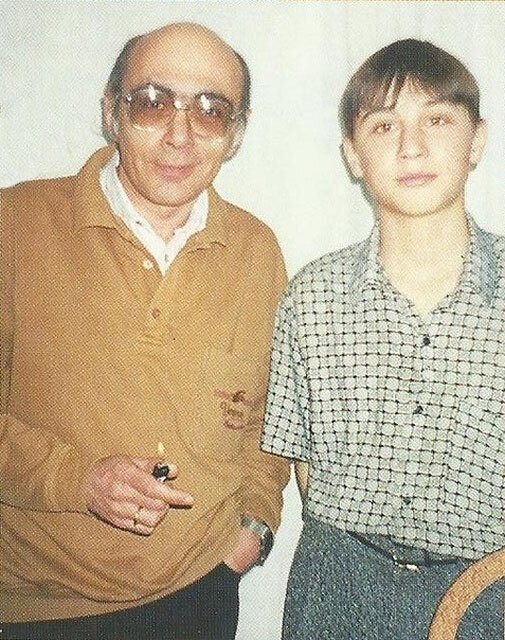 20 снимков отечественных знаменитостей 90-х годов, которые многое расскажут о том времени 20 снимков отечественных знаменитостей 90-х годов, которые многое расскажут о том времени Фотография