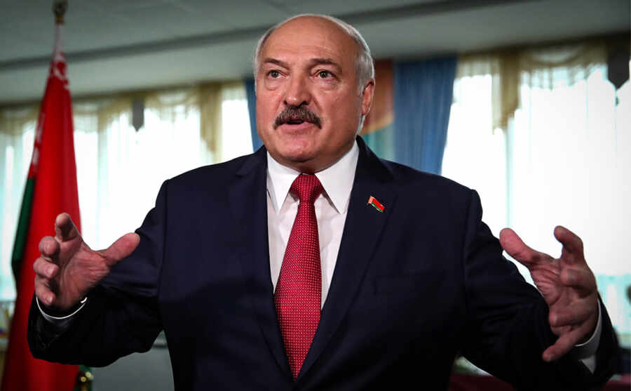 Лукашенко: Запад "растит монстра на Украине"
