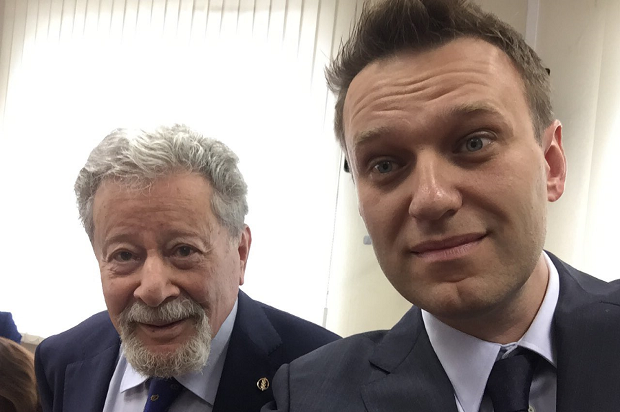 Навальный и адвокат Усманова Генрих Падва.png