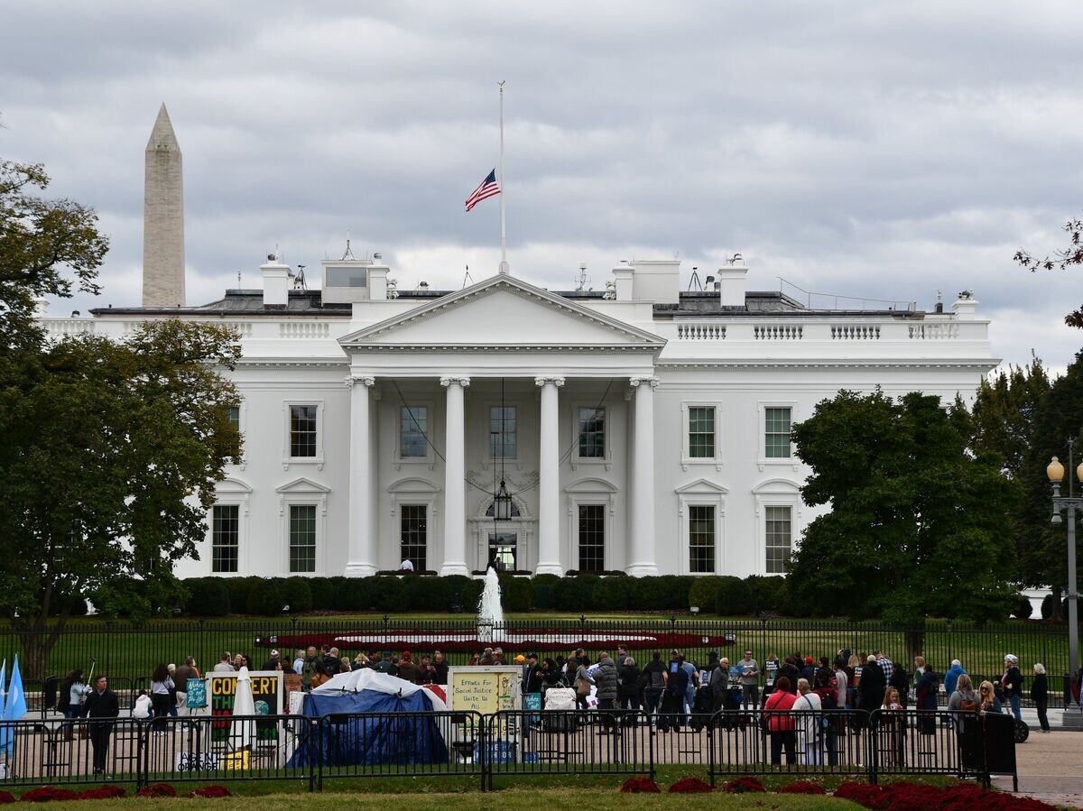    Белый дом в Вашингтоне, официальная резиденция президента США© РИА Новости / Михаил Тургиев