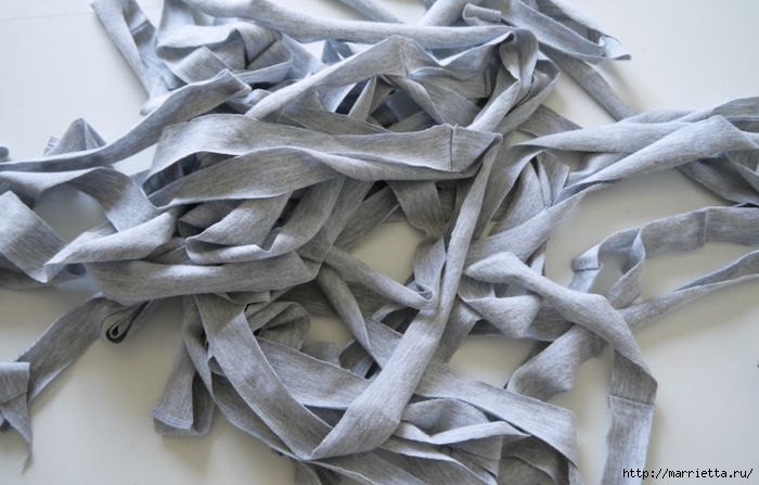 Вязание пряжей из футболок. Как нарезать пряжу (13) (700x447, 222Kb)